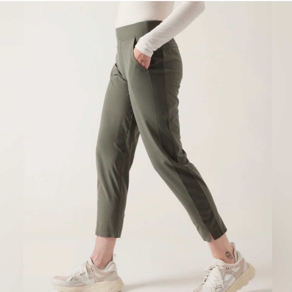 Athleta Brooklyn ankle pants size 6T
army green
